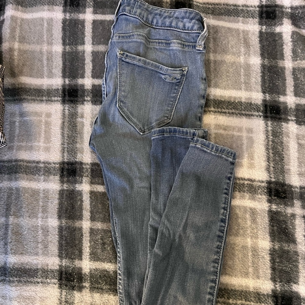 Hollister 00R Low-Rise Jean Jeggings medium wash color